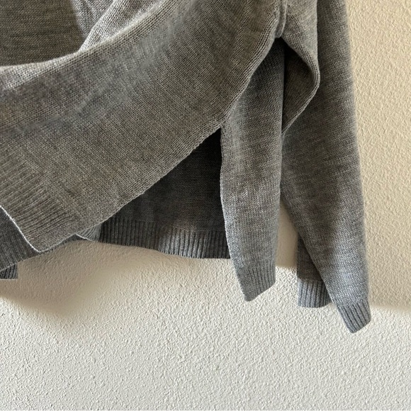 Pink Lily Women’s Oversized Knit Sweater Medium Gray Drop Shoulders Fall Winter - Picture 8 of 11